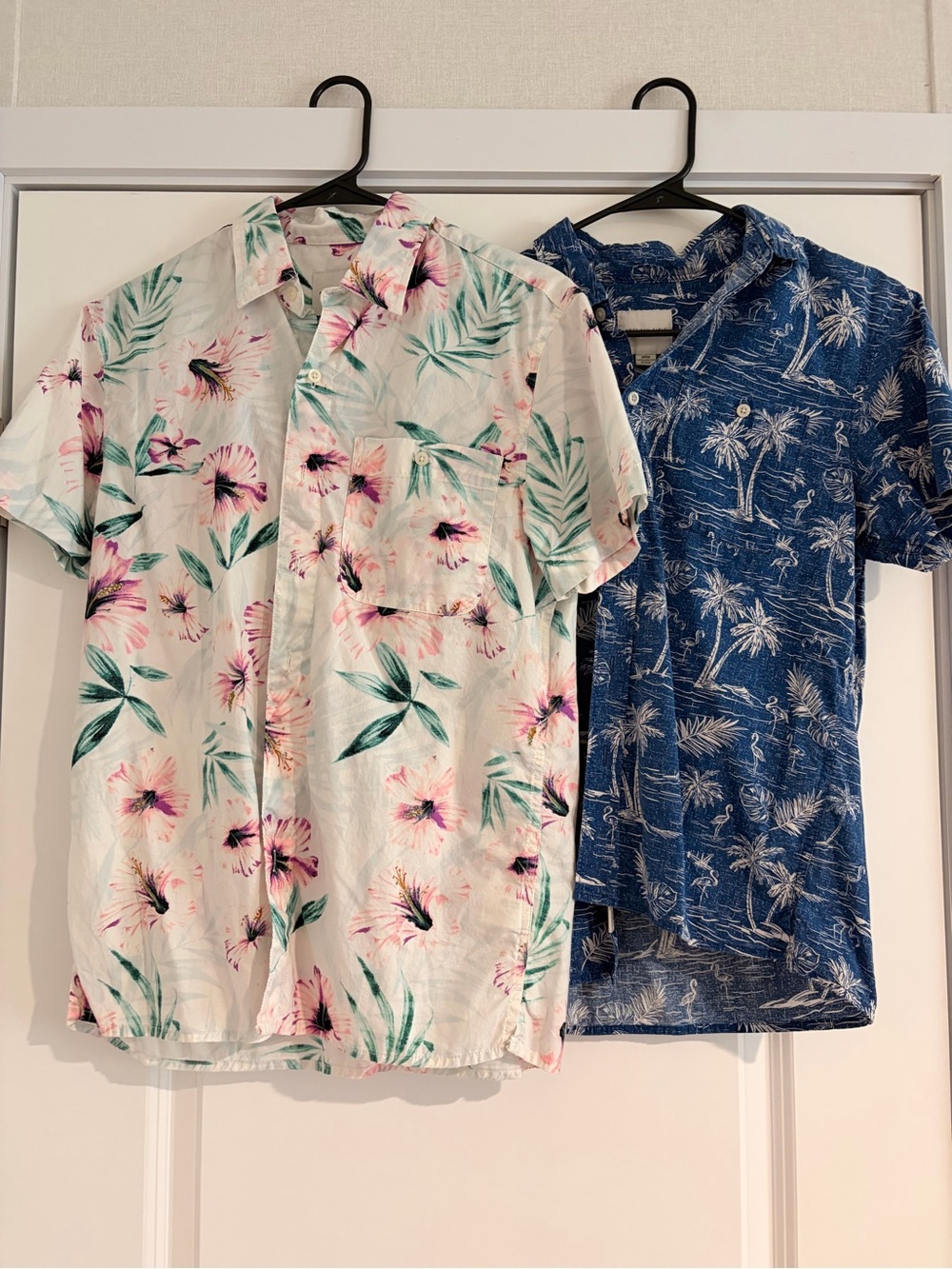 Men's White Floral Short-Sleeve Button-Up Shirt + Blue Button-Up Shirt